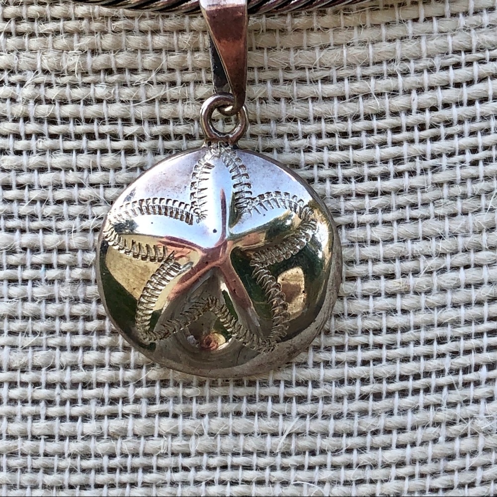 ☀️ Sterling Sand Dollar Pendant